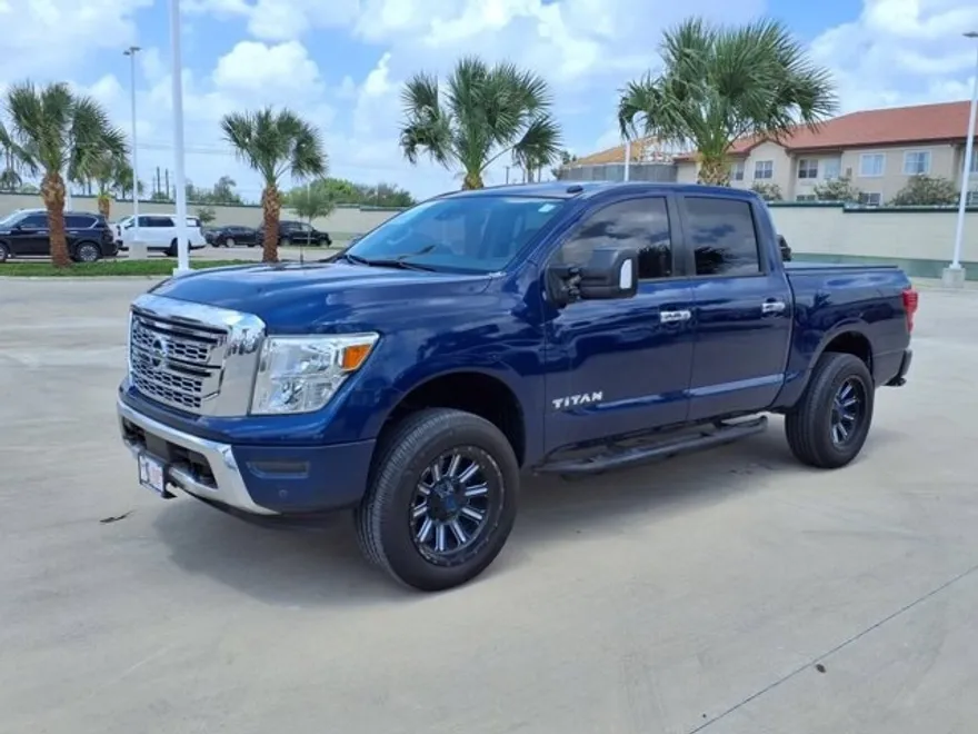 2021 Nissan Titan SV photo 1