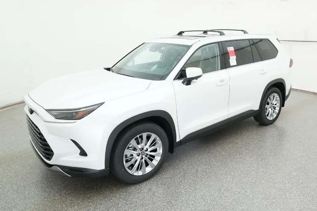 2026 Toyota Grand Highlander Platinum AWD photo 1