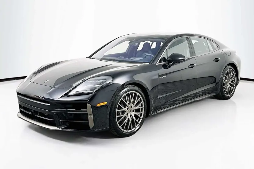 2025 Porsche Panamera Turbo E-Hybrid photo 1