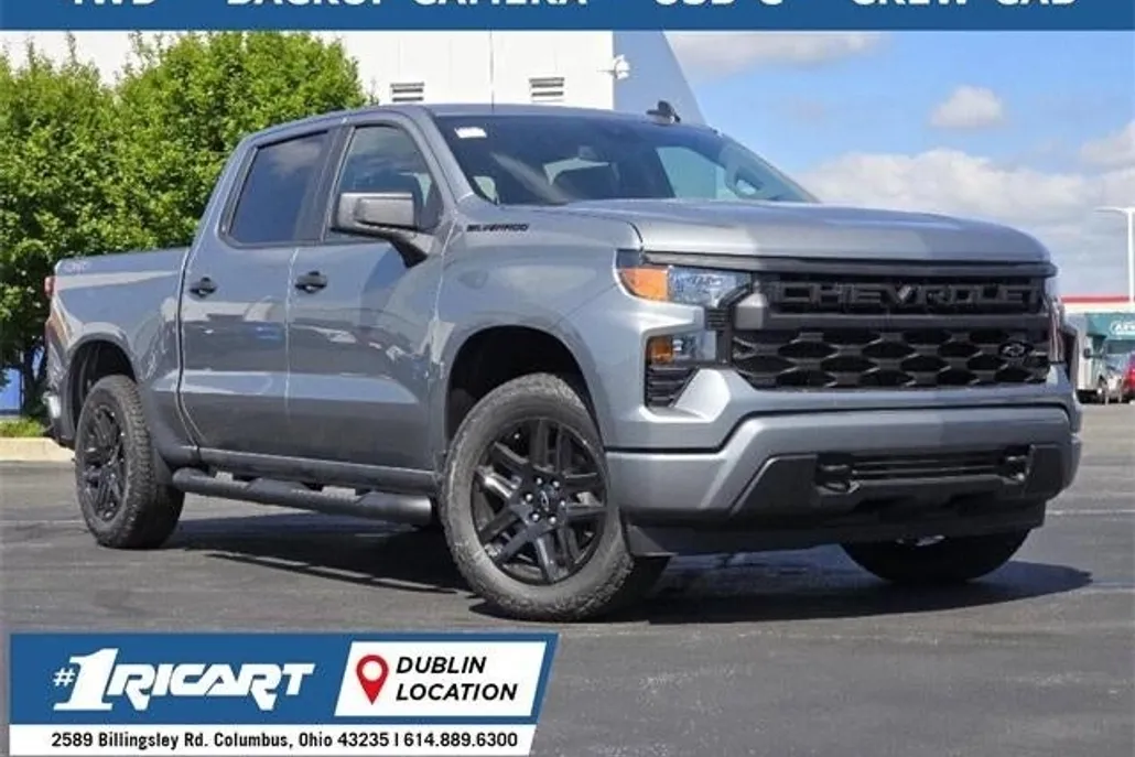 2024 Chevrolet Silverado 1500 Custom photo 1