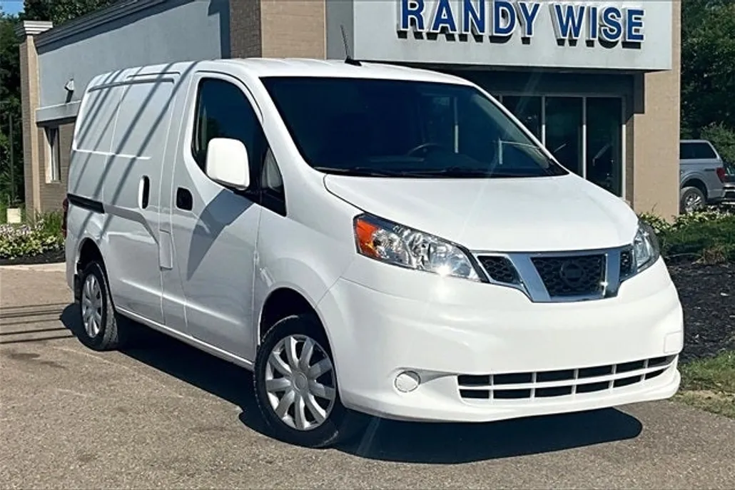 2020 Nissan NV200 SV photo 1