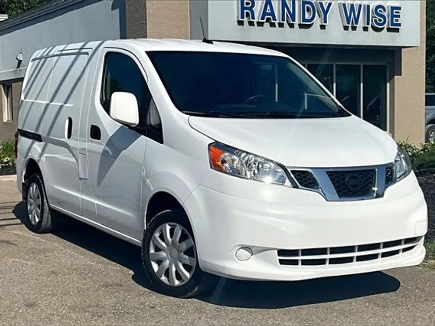 2020 Nissan NV200 SV photo 1