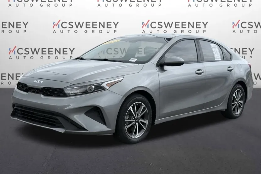 2022 Kia Forte LXS photo 1