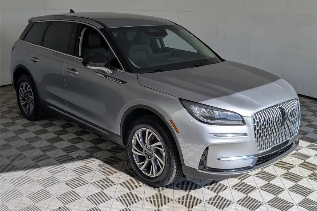 2024 Lincoln Corsair Premiere photo 1