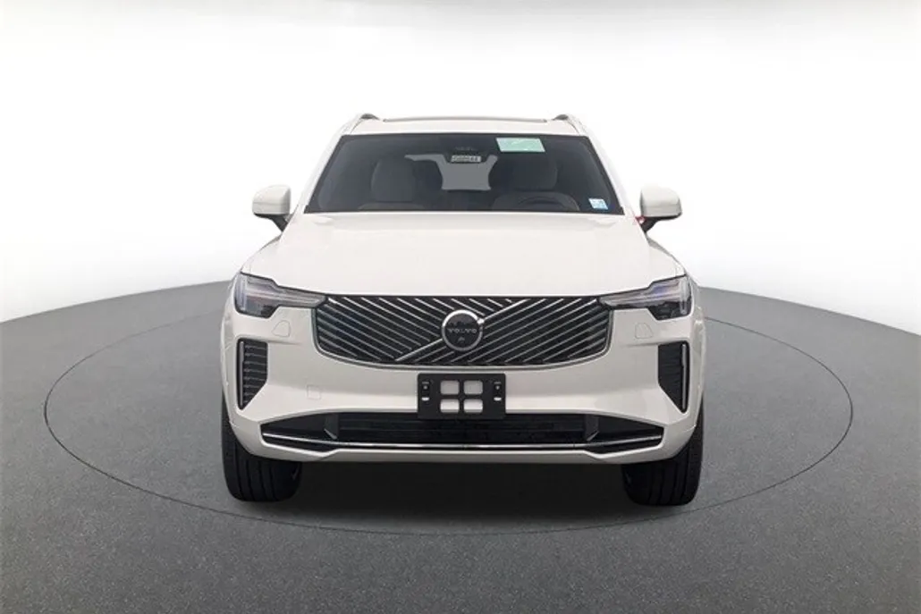 2026 Volvo XC90 Plus photo 1