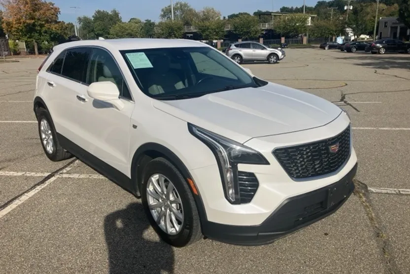 2020 Cadillac XT4 Luxury photo 1