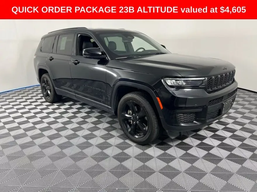 2023 Jeep Grand Cherokee Laredo photo 1
