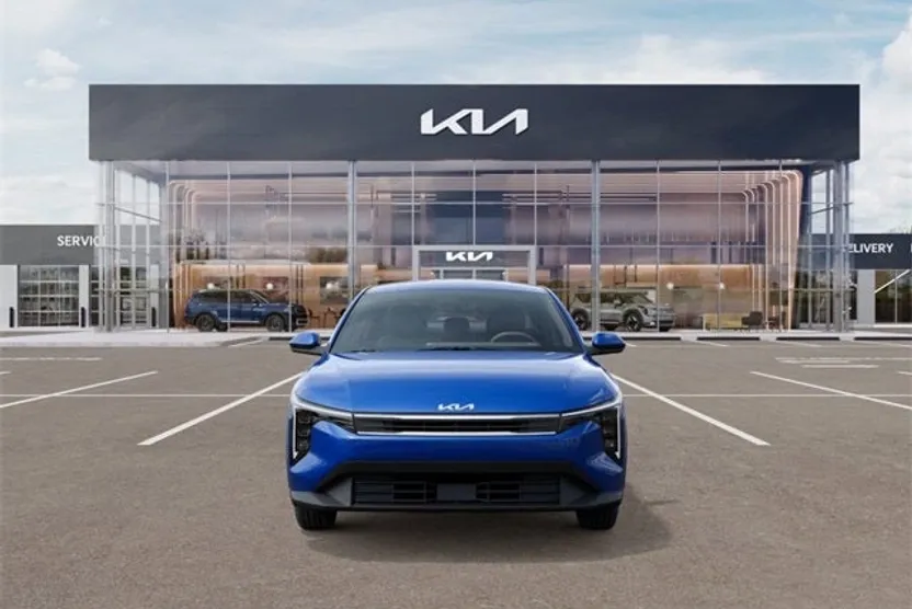 2025 Kia K4 LXS photo 1