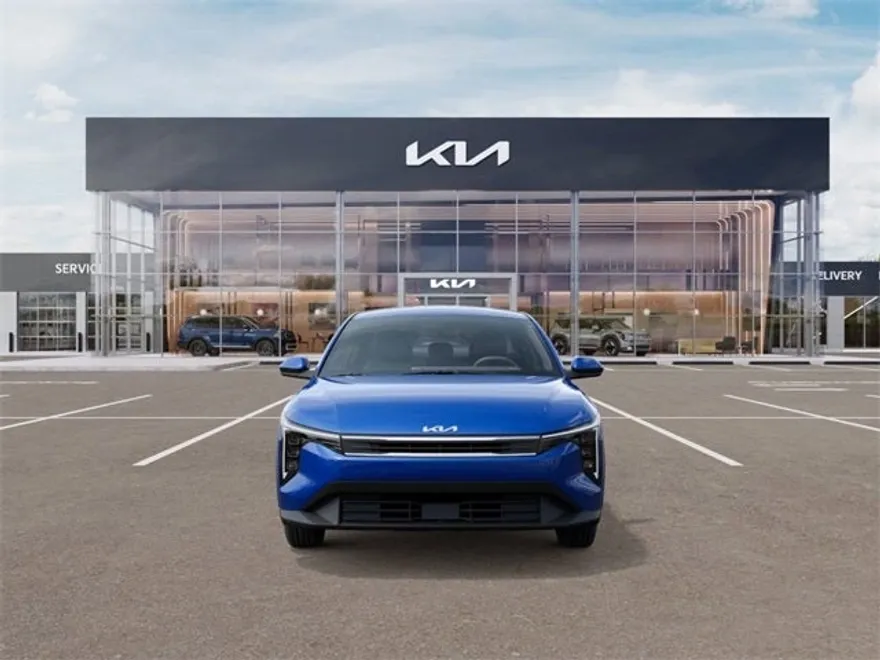 2025 Kia K4 LXS photo 1