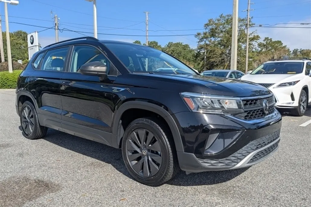 2023 Volkswagen Taos S photo 1