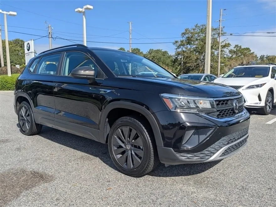 2023 Volkswagen Taos S photo 1