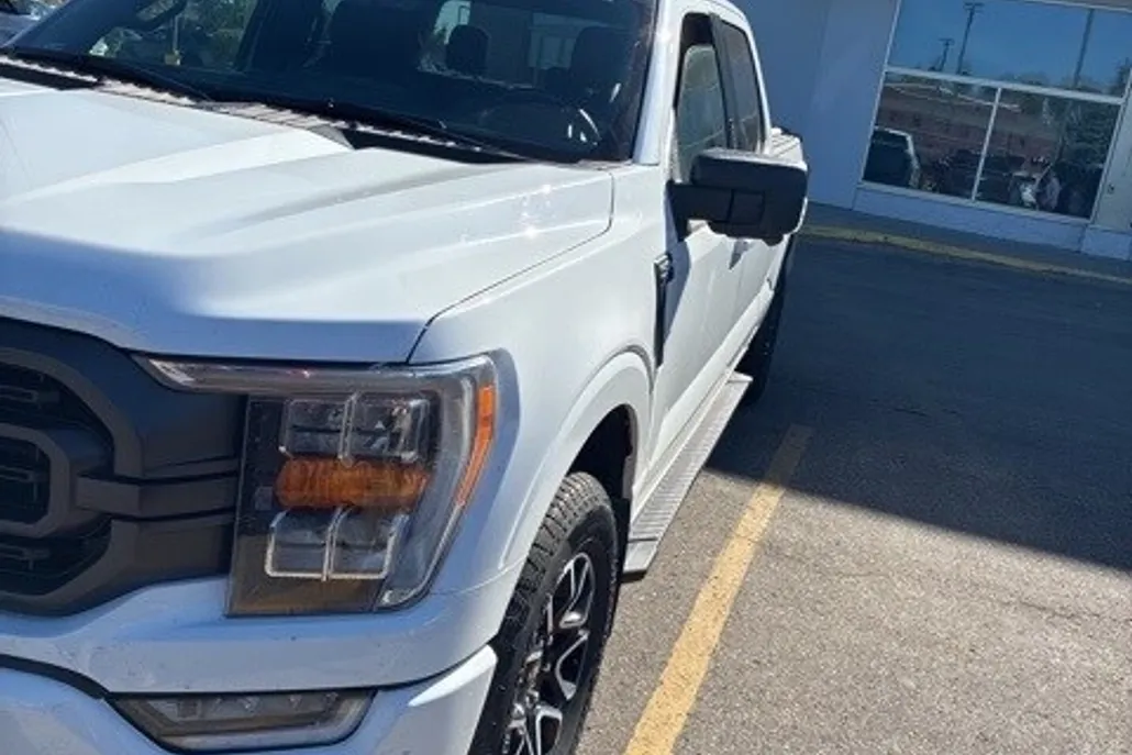 2021 Ford F-150 XLT photo 1