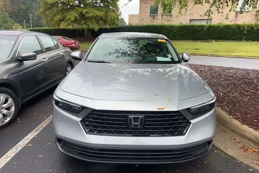 2023 Honda Accord LX photo 1