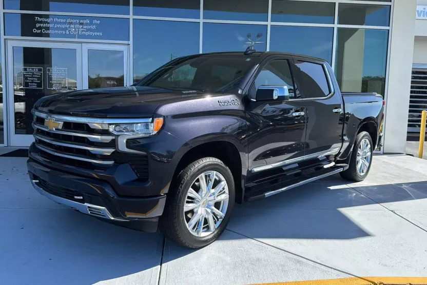 2023 Chevrolet Silverado 1500 High Country photo 1