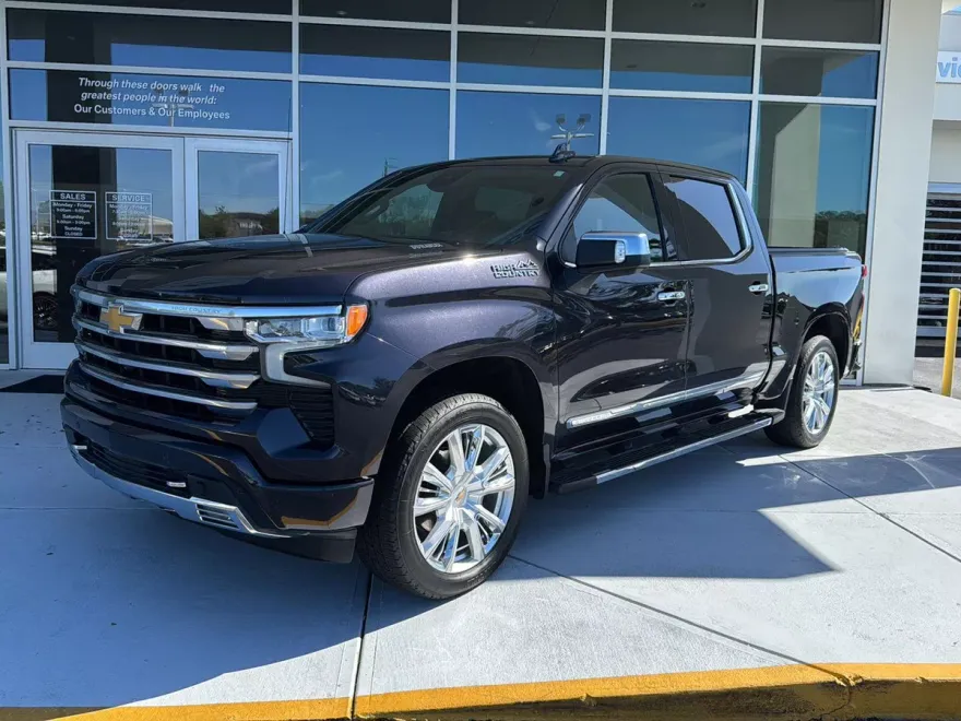 2023 Chevrolet Silverado 1500 High Country photo 1