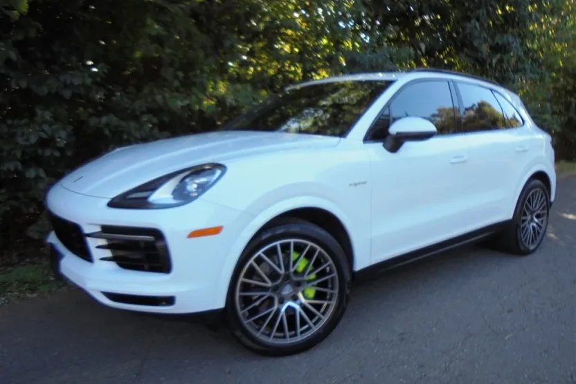 2019 Porsche Cayenne S E-Hybrid photo 1