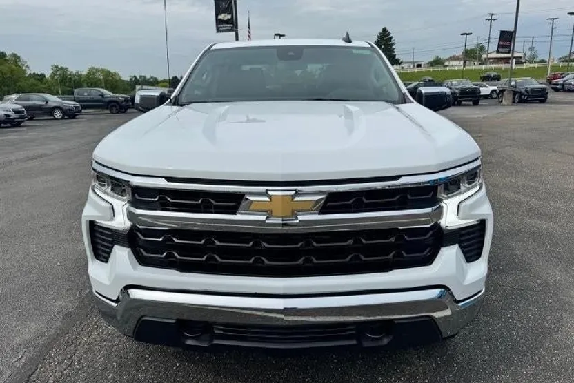2025 Chevrolet Silverado 1500 LT photo 1