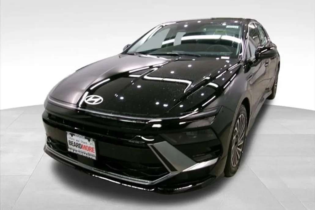 2025 Hyundai Sonata Hybrid SEL photo 1