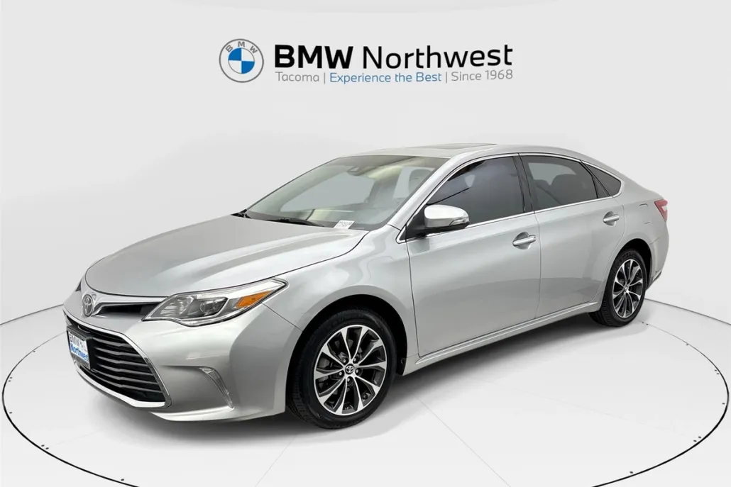 2017 Toyota Avalon XLE Premium photo 1