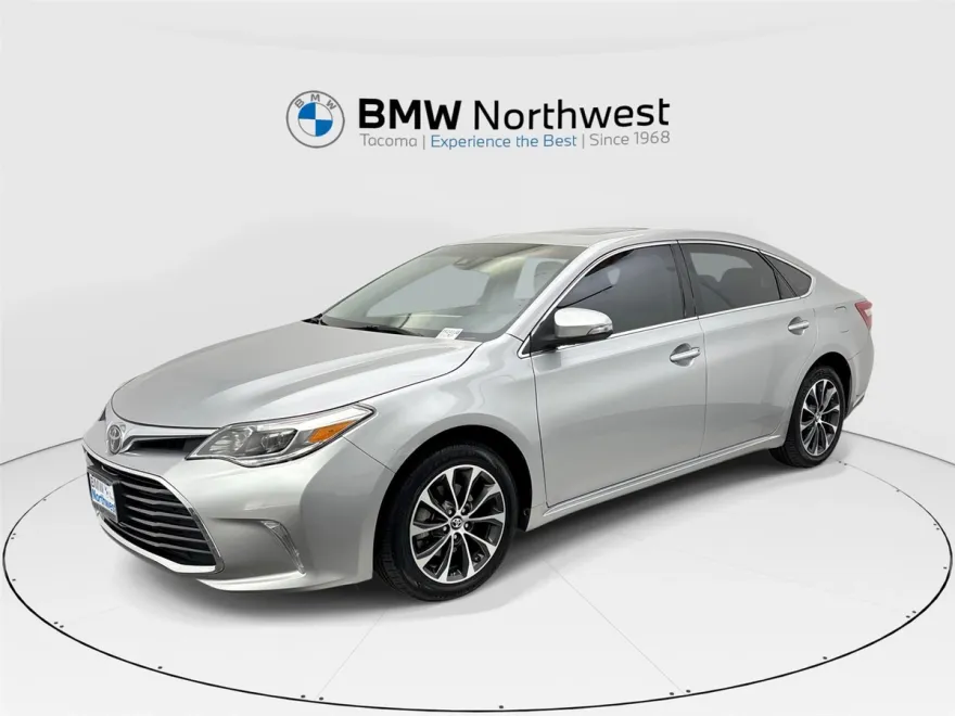 2017 Toyota Avalon XLE Premium photo 1