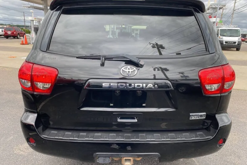 2013 Toyota Sequoia SR5 photo 1