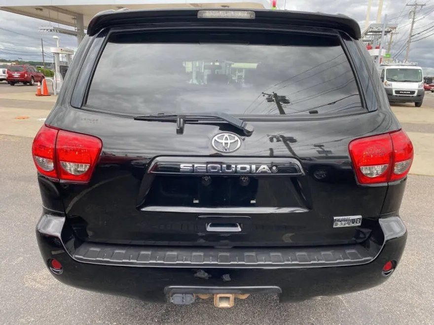 2013 Toyota Sequoia SR5 photo 1