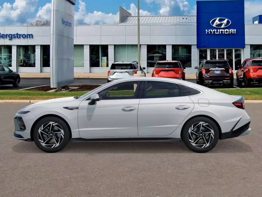 2026 Hyundai Sonata SEL Sport photo 1