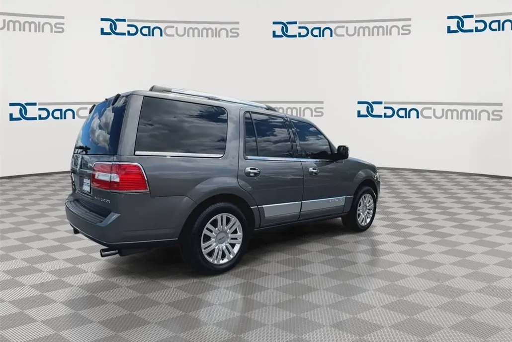 2014 Lincoln Navigator Base photo 1