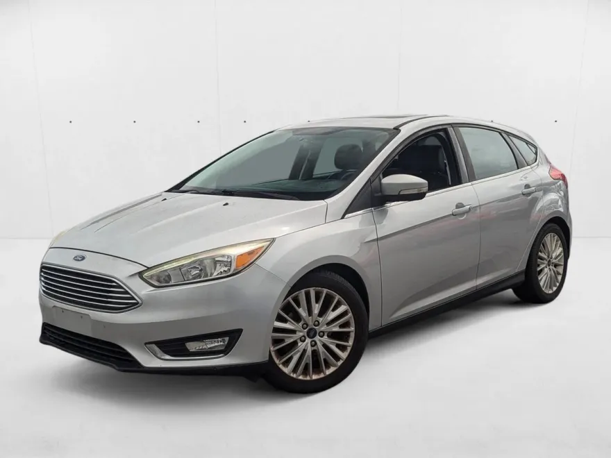 2017 Ford Focus Titanium photo 1