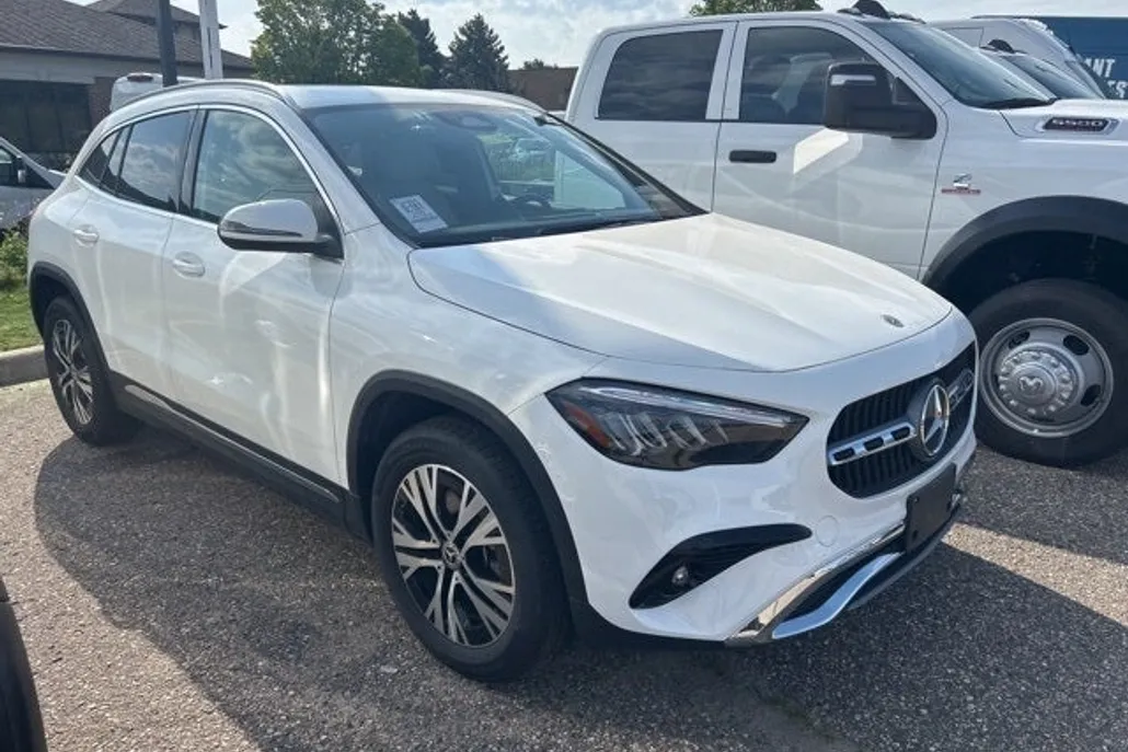2025 Mercedes Benz GLA 250 4MATIC photo 1