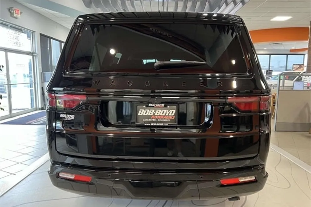 2025 Jeep Wagoneer L Carbide photo 1