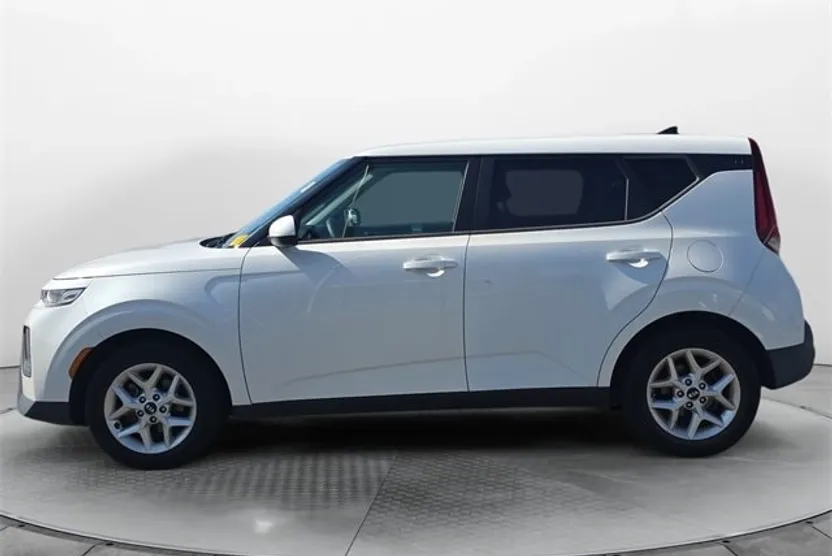 2021 Kia Soul S photo 1
