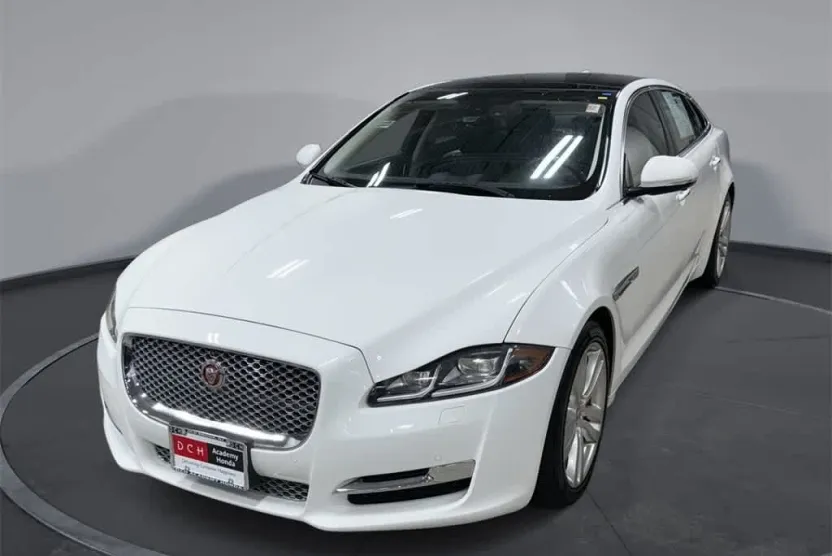 2016 Jaguar XJ XJL Portfolio photo 1