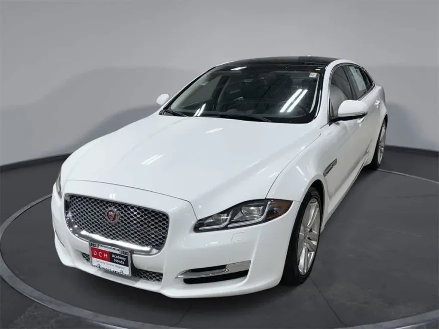 2016 Jaguar XJ XJL Portfolio photo 1