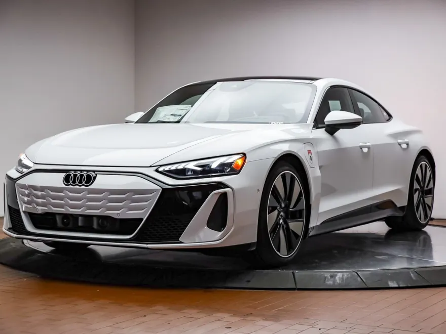 2025 Audi e-tron GT Premium Plus photo 1