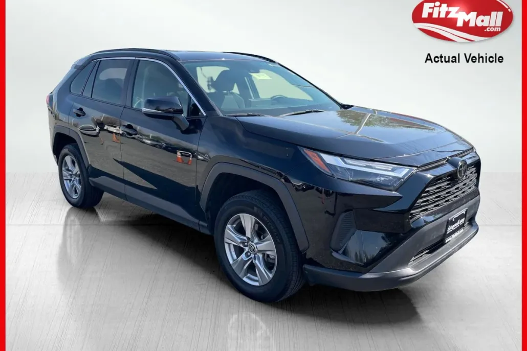 2024 Toyota RAV4 XLE photo 1