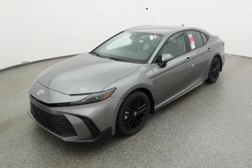 2026 Toyota Camry SE photo 1