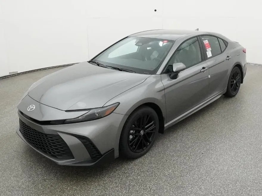 2026 Toyota Camry SE photo 1