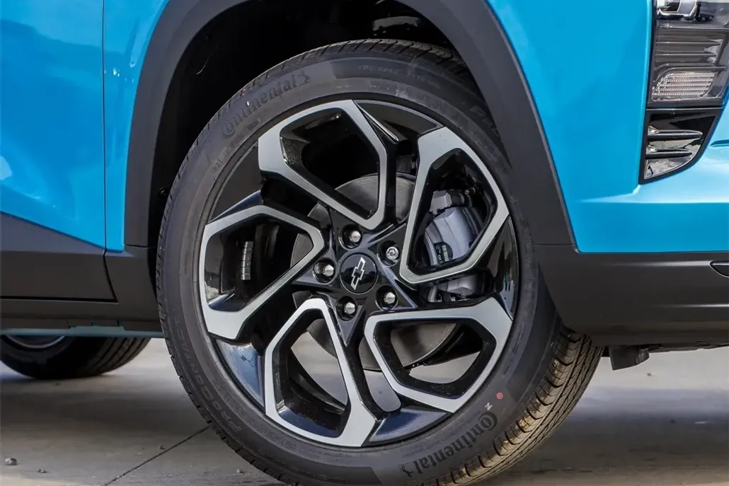 2025 Chevrolet Trax photo 1