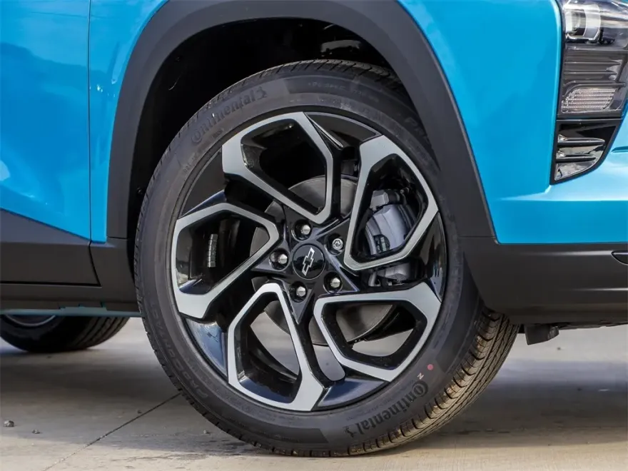 2025 Chevrolet Trax photo 1
