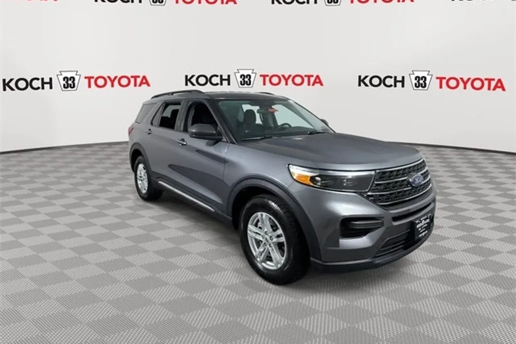 2022 Ford Explorer XLT photo 1