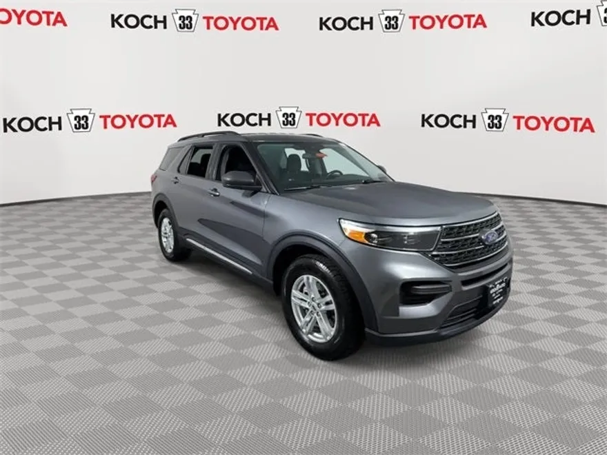 2022 Ford Explorer XLT photo 1
