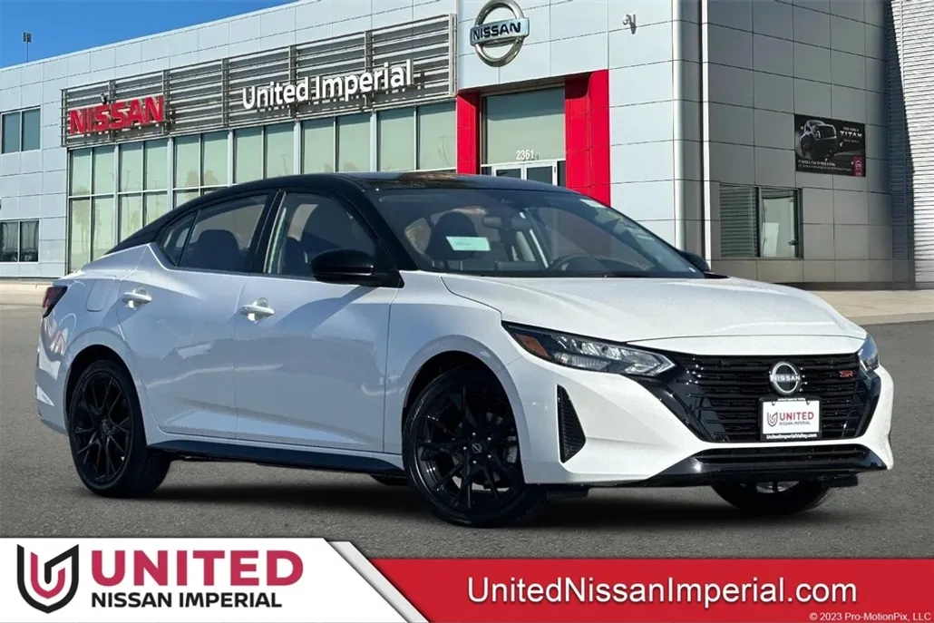 2025 Nissan Sentra SR photo 1