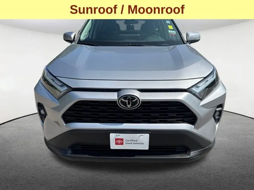 2023 Toyota RAV4 XLE Premium photo 1