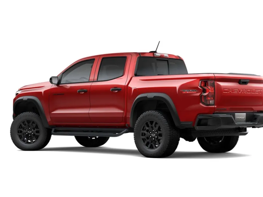 2026 Chevrolet Colorado Trail Boss photo 2
