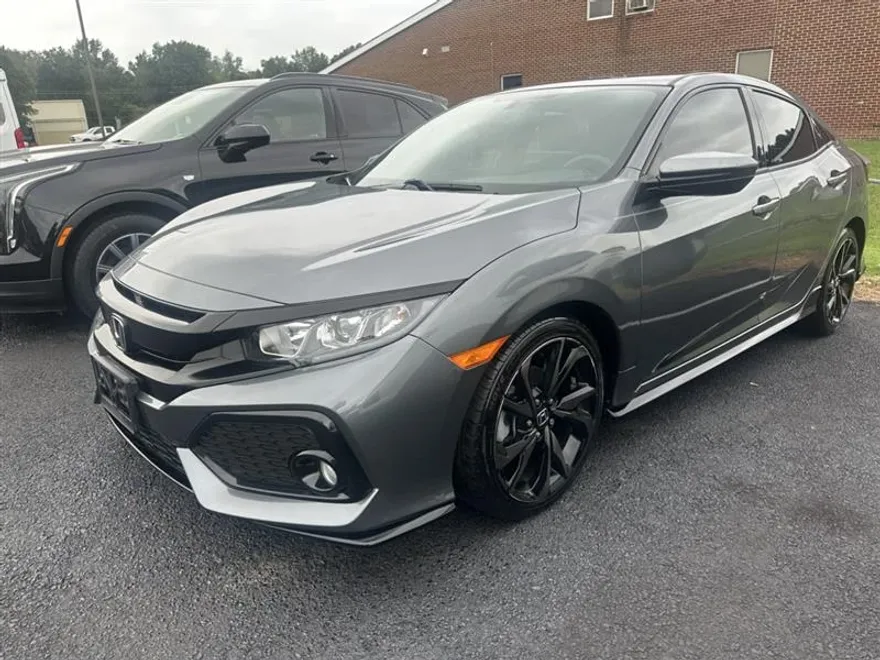 2018 Honda Civic Sport photo 1