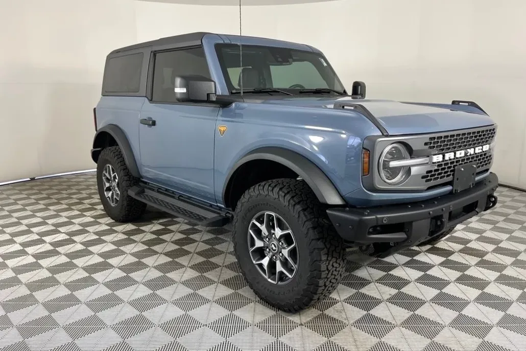 2023 Ford Bronco Badlands photo 1