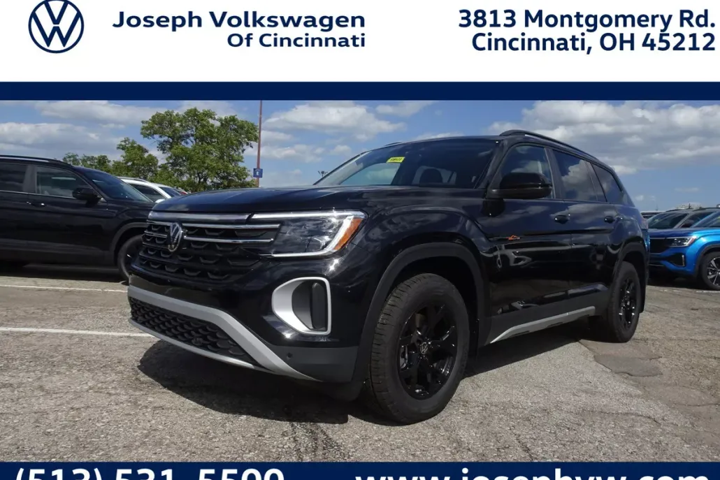 2024 Volkswagen Atlas Peak Edition SEL photo 1