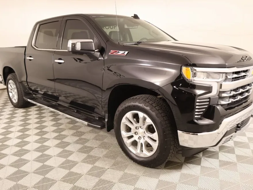 2022 Chevrolet Silverado 1500 LTZ photo 1