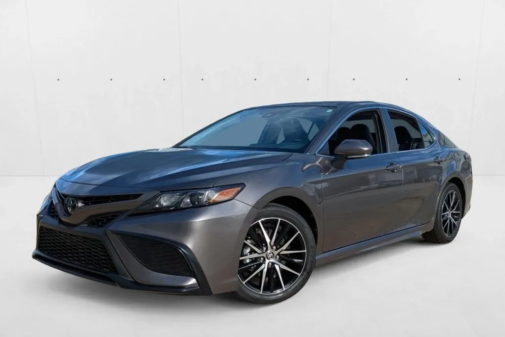 2024 Toyota Camry SE photo 1